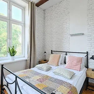 https://golden-apartments-dit8a.krakowhotelspoland.com